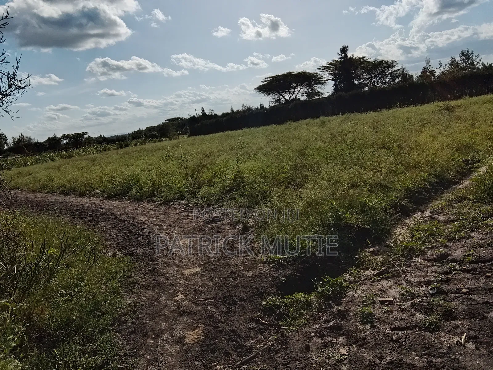 2.04acres Kiasa Kyumbi for Sale