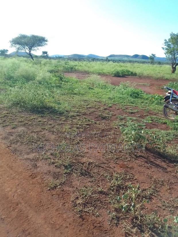 10 Acre Emali Nguu Selling at Per Acre