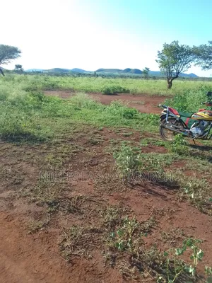 10 Acre Emali Nguu Selling at Per Acre