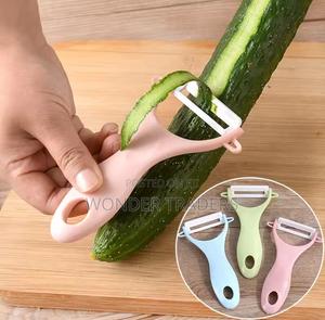Vegetable Peeler Kitchen Tool. - thumbnail 2
