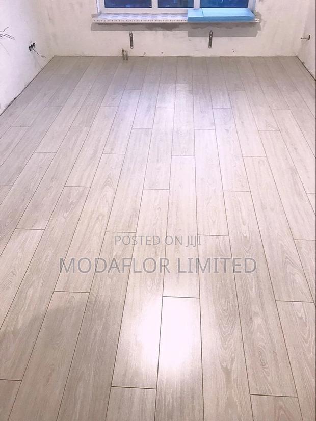 “Stay Put. Stand Out.” With Vinyl Dryback Flooring Planks