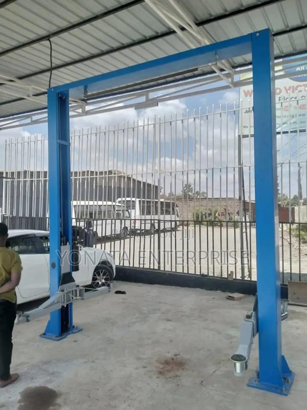 Garage 2 Post Car Lift - thumbnail 2