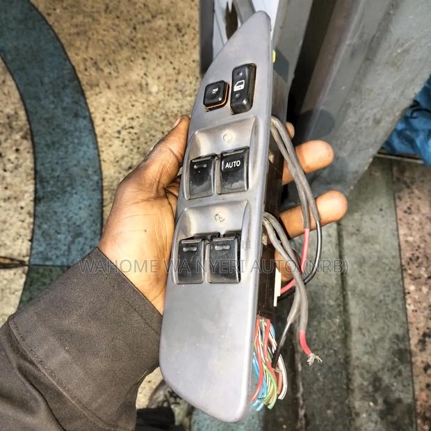 Corolla T100 Main Door Switch - thumbnail 3