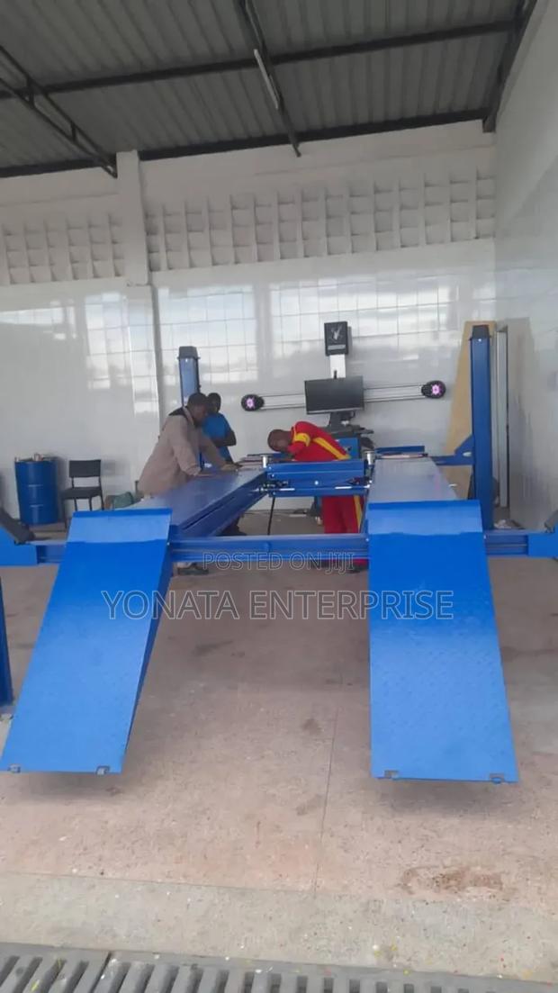 4000kg Four Post Car Lift - thumbnail 2