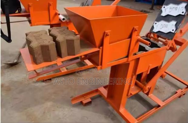 Interlocking Brick Machine