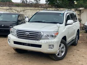 Toyota Land Cruiser 2016 White