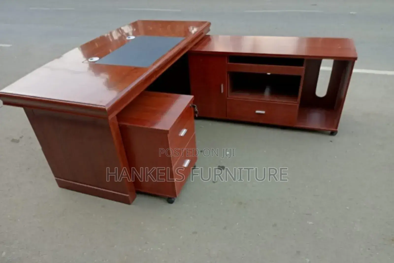 Executive Red Brown 1.6m Hr Desk
