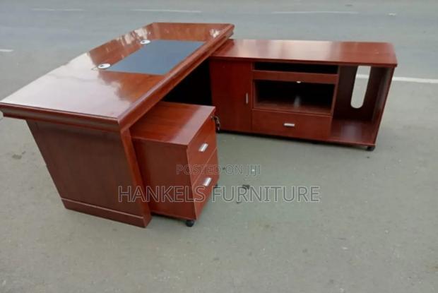 Executive Red Brown 1.6m Hr Desk