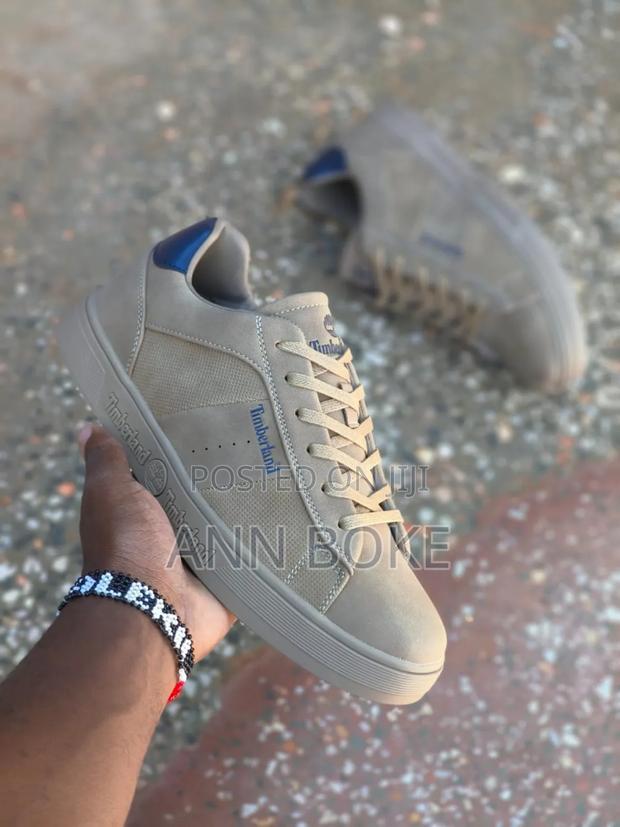Timberland Casuals
Sizes 40/40/43/44
at 2850