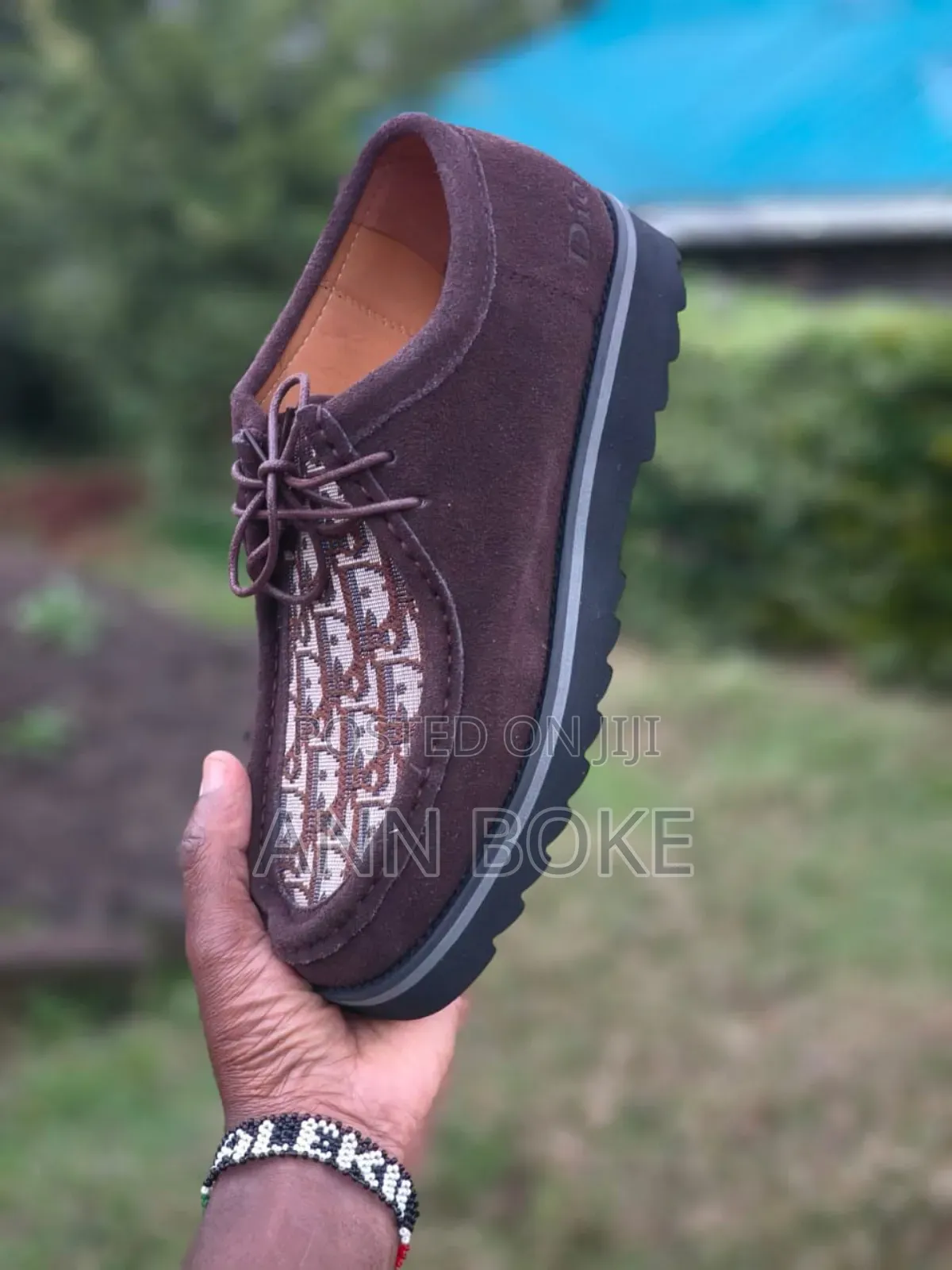 Clarks Dior 
Sizes40/44
 at 2800