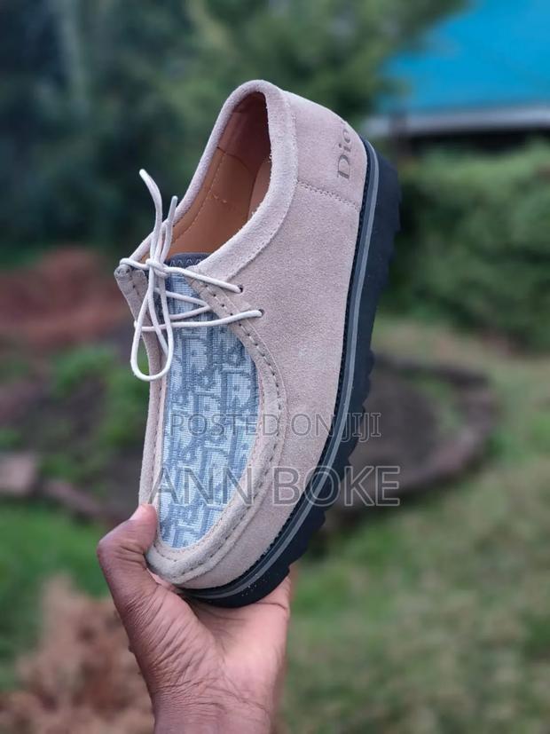 Clarks Dior 
Sizes40/44
 at 2800 - thumbnail 2