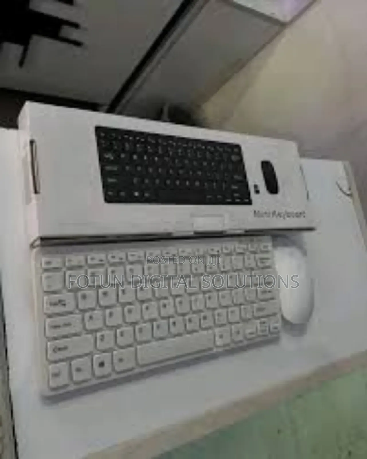 Mini Wireless Keyboard – With Touchpad for Smart TVS PCS