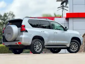 Toyota Land Cruiser Prado 2.8 2019 Silver