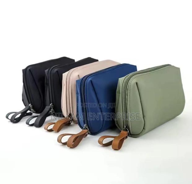 Small Mini Toiletry Portable Makeup Bag - thumbnail 4