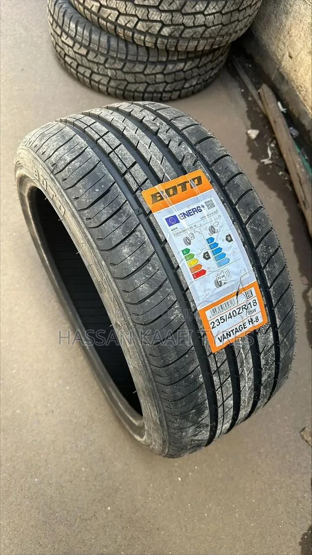 Boto 235/40r18