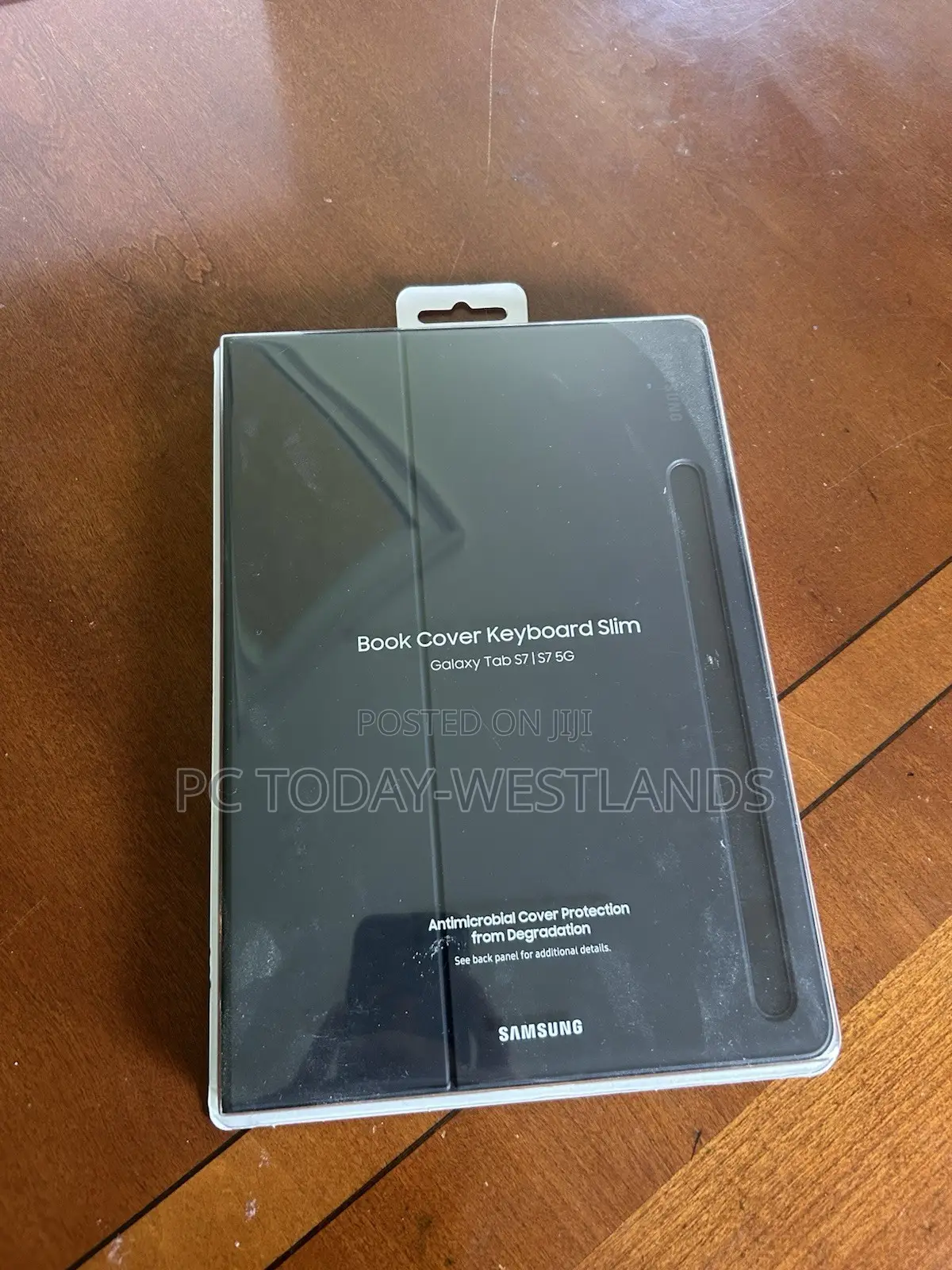 Samsung Galaxy Tab S8 and Tab S7 Book Cover Keyboard Slim Dt630