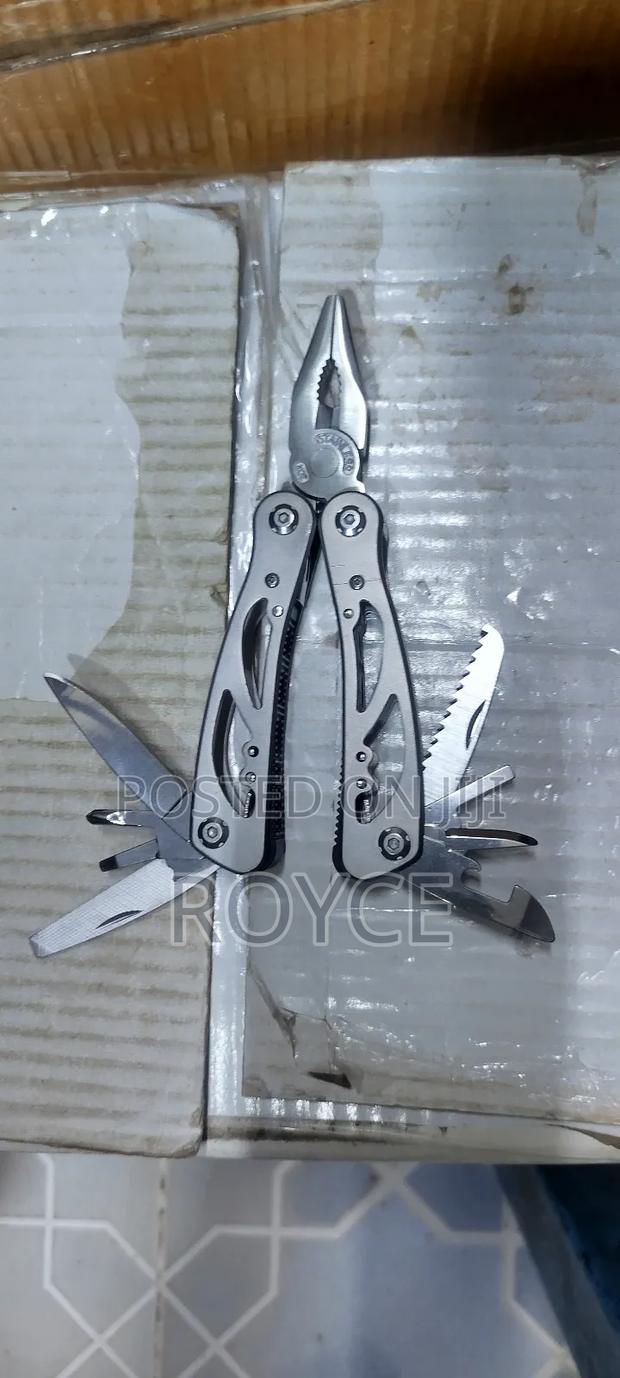 12 in 1 Multi Folding Tool - main view