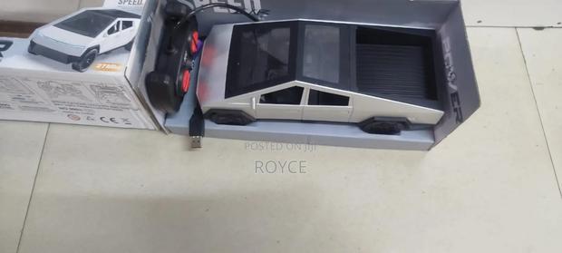 Tesla Cybertruck Toy Car - thumbnail 3