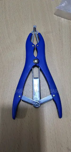 Elastrator for Cattle, Goats, Animal Bander for Castrations