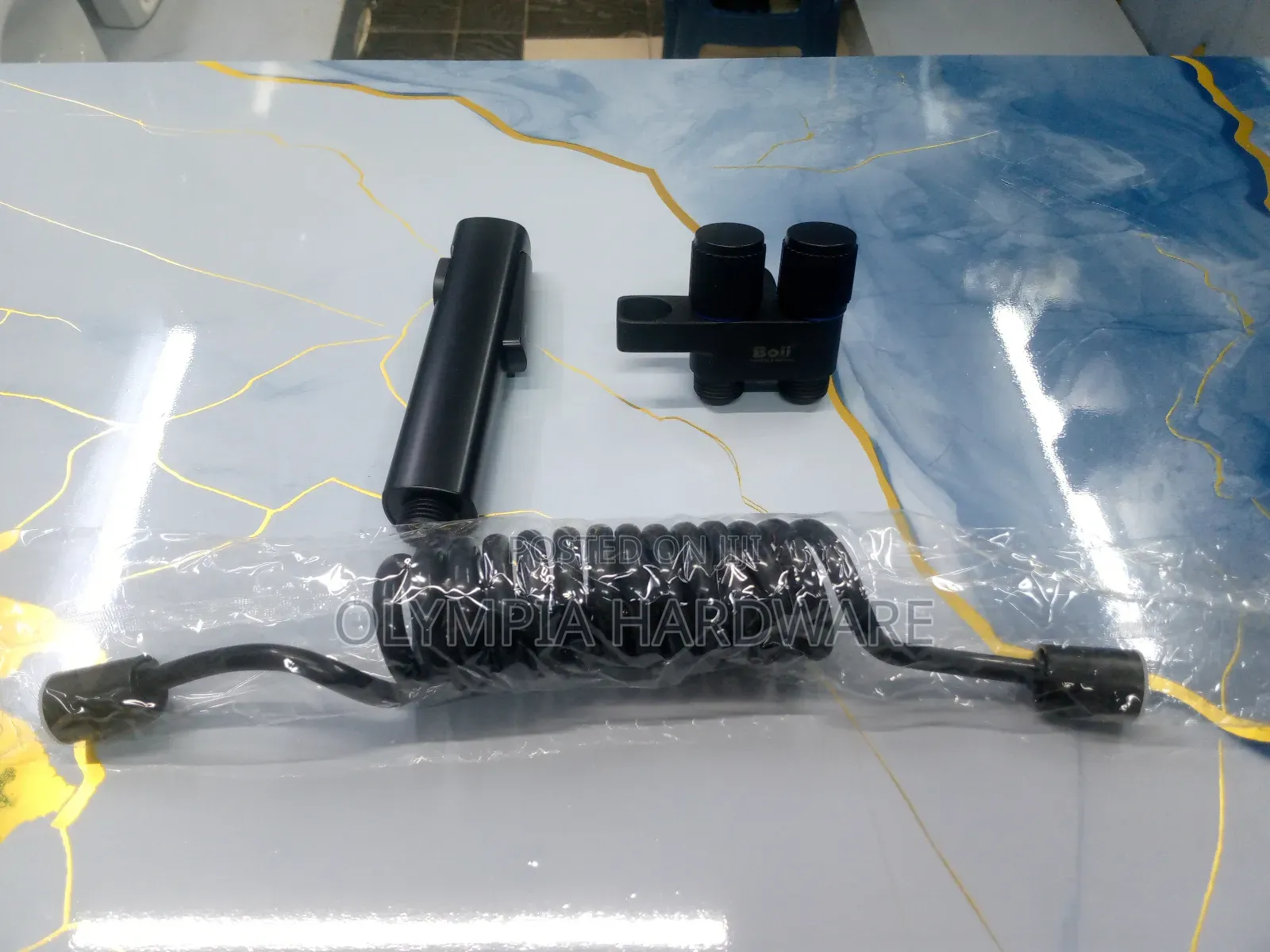 Arabic Spray + Angle Valve (Matte Black