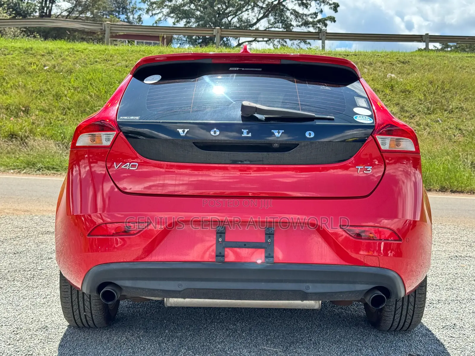 Volvo V40 2018 Red
