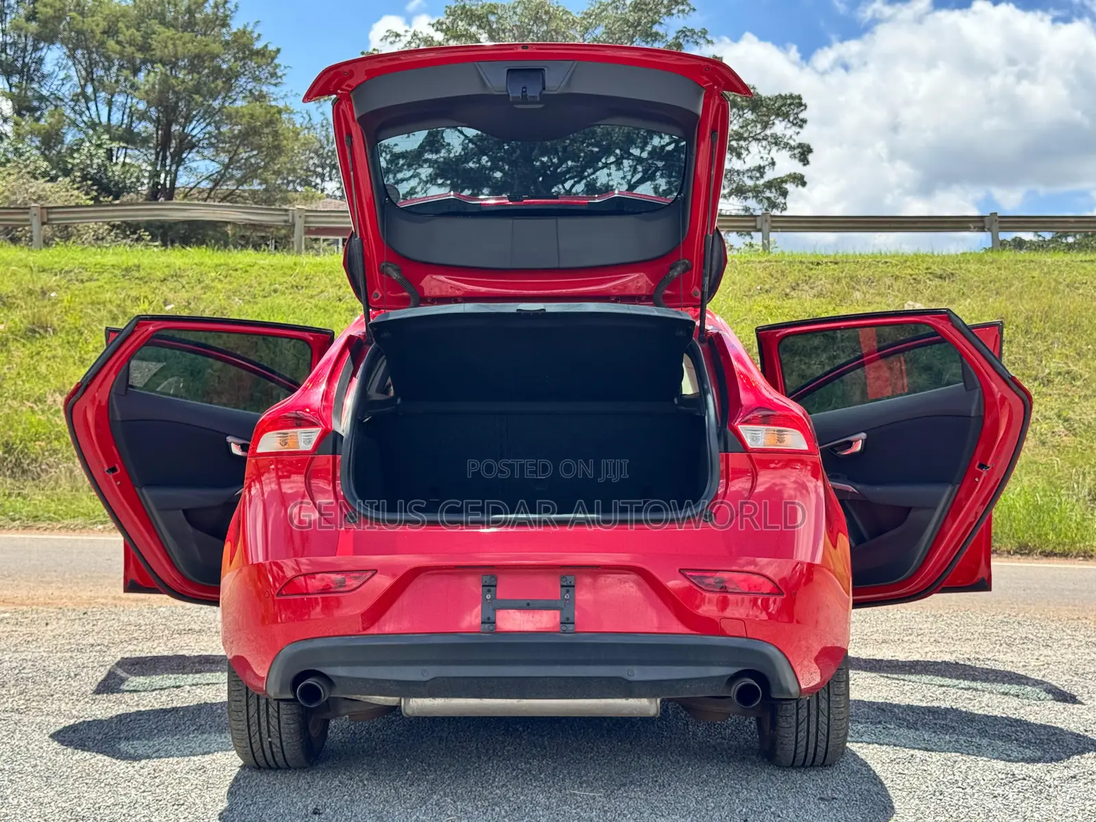 Volvo V40 2018 Red