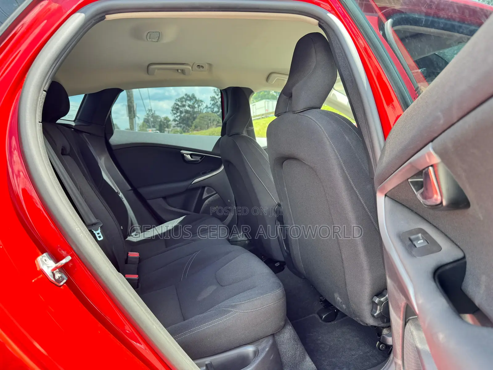 Volvo V40 2018 Red