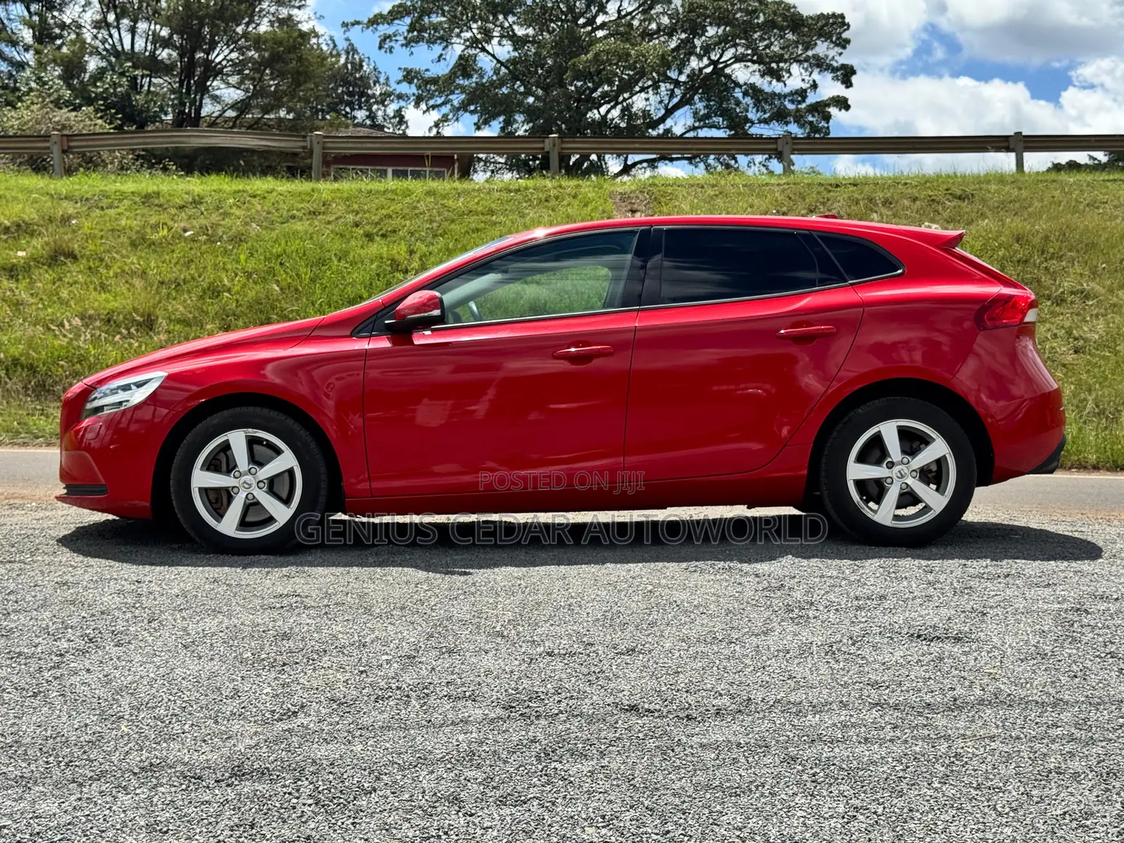 Volvo V40 2018 Red