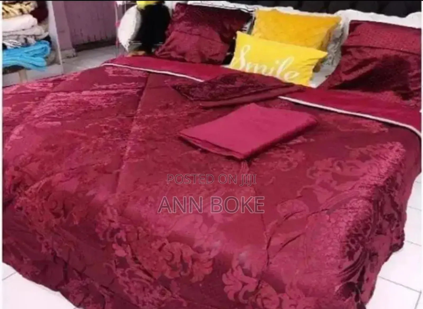  Silk Duvet
1 Pc Duvet
1pc Bedsheet
2 PCS