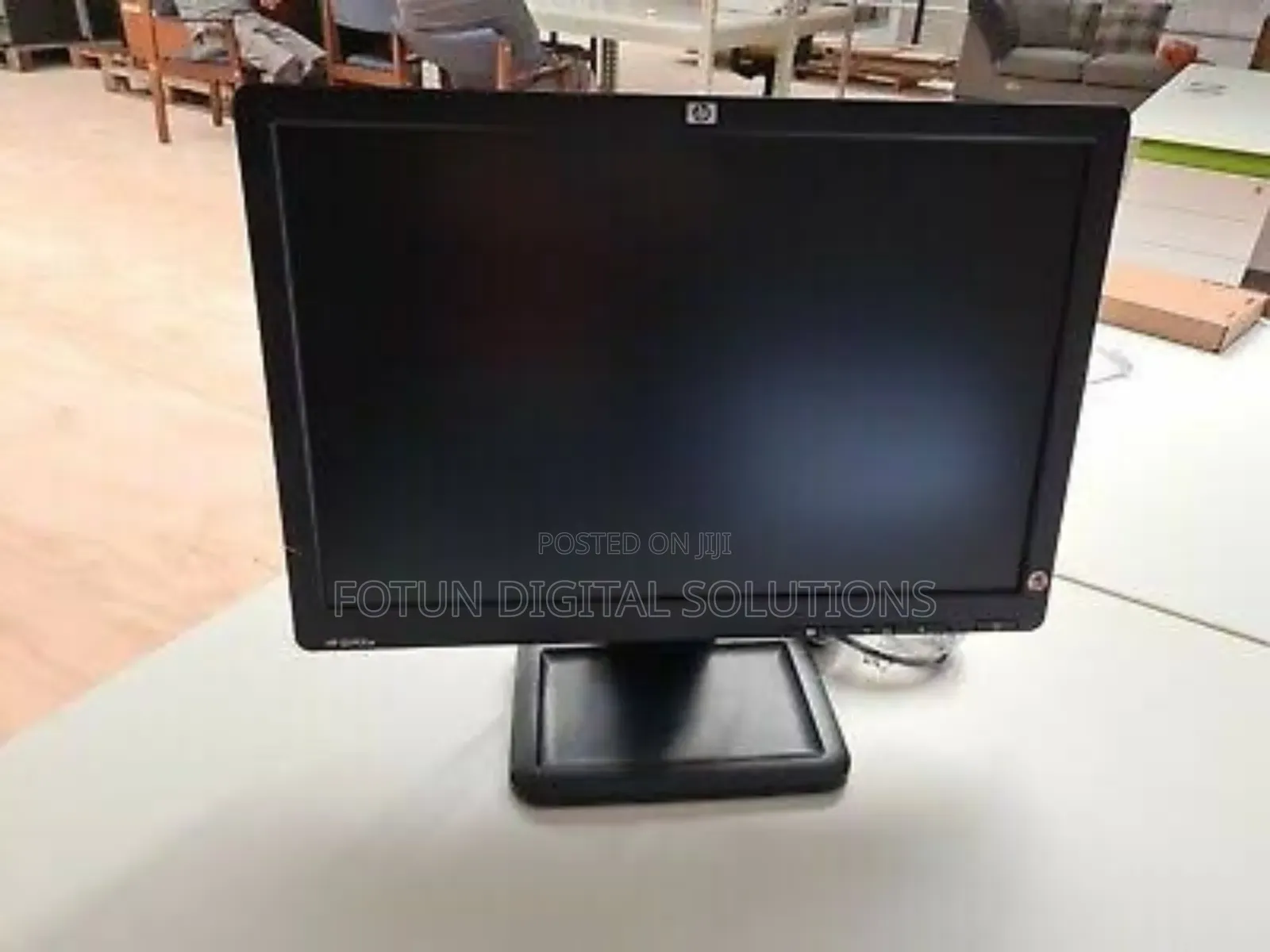 19" Hp Widescreen Monitor–Clear Display for Home Office Work