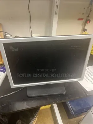 Dell 19” Widescreen Monitor – Sharp Display for Daily Use