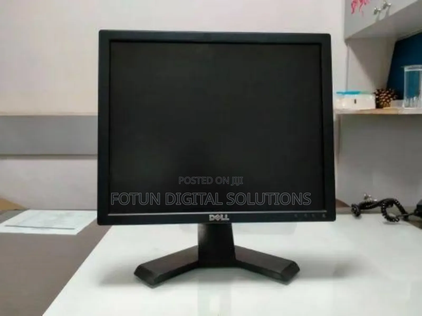 20-Inch Dell Widescreen Display – Perfect for Workstations