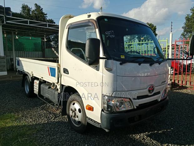 Toyota Dyna - thumbnail 2