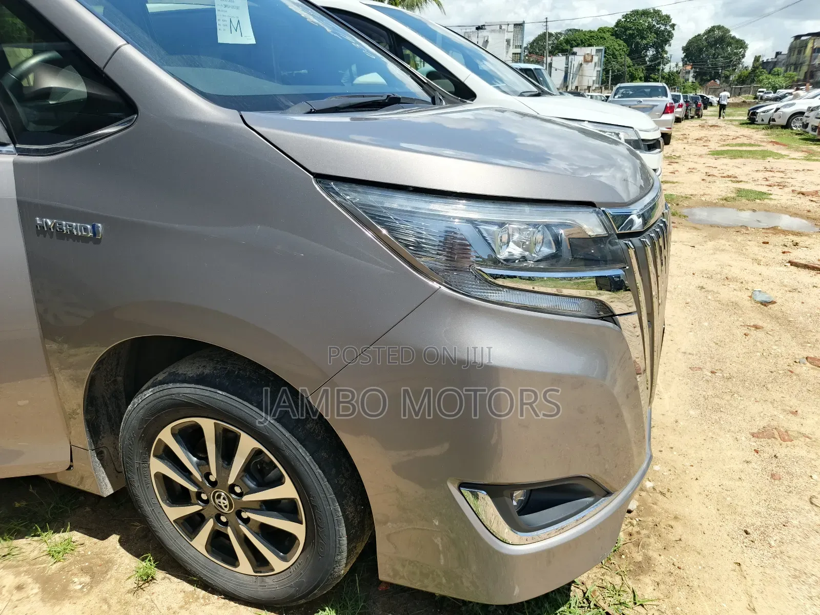 Toyota Esquire 1.8 FWD Hybrid (7 seater) 2019 Gold
