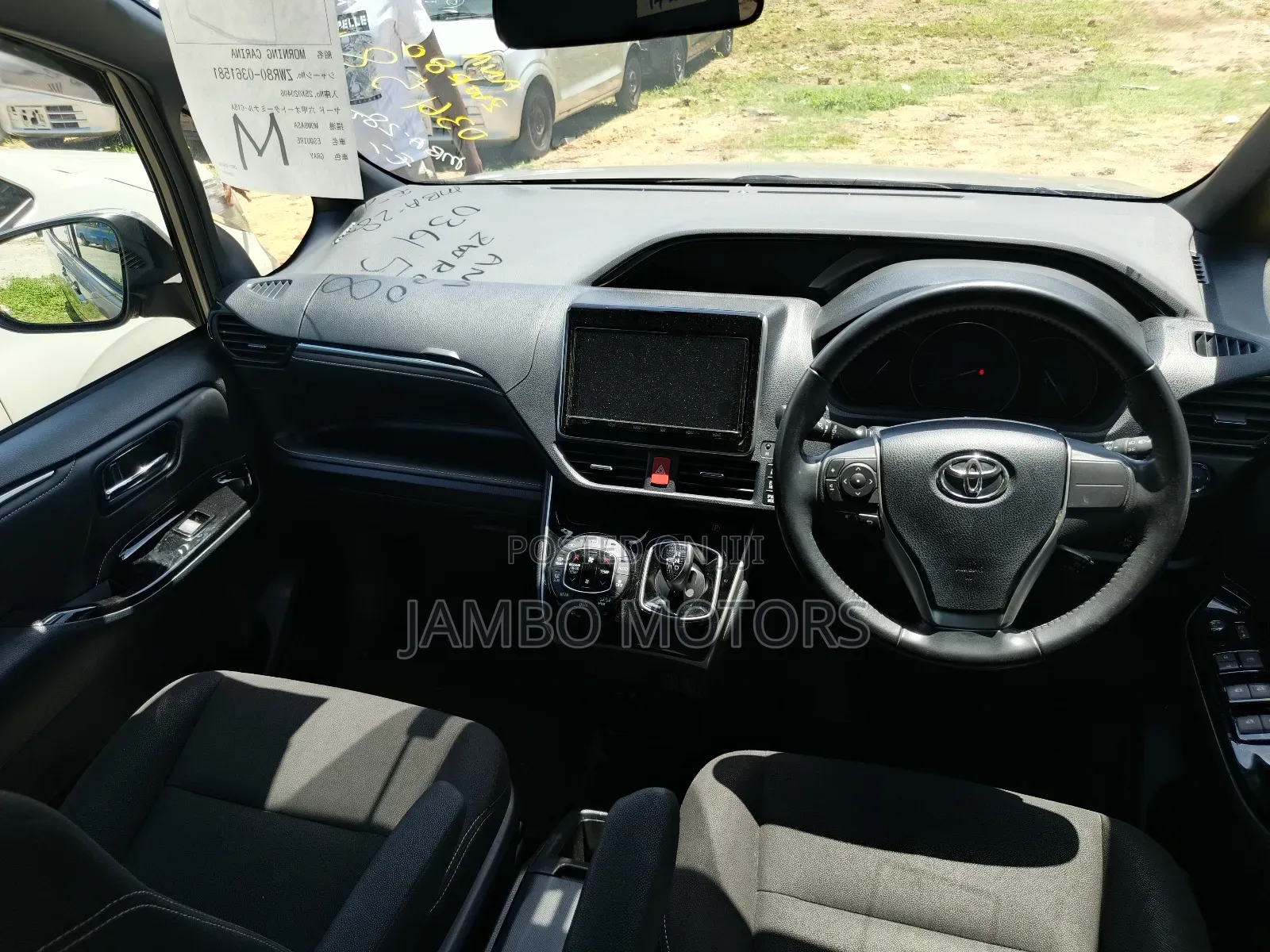 Toyota Esquire 1.8 FWD Hybrid (7 seater) 2019 Gold
