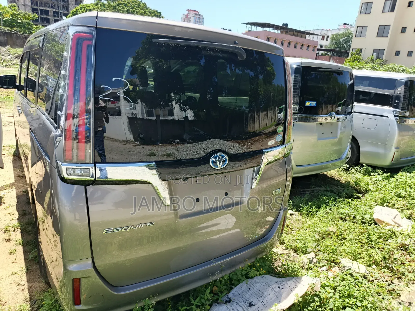 Toyota Esquire 1.8 FWD Hybrid (7 seater) 2019 Gold