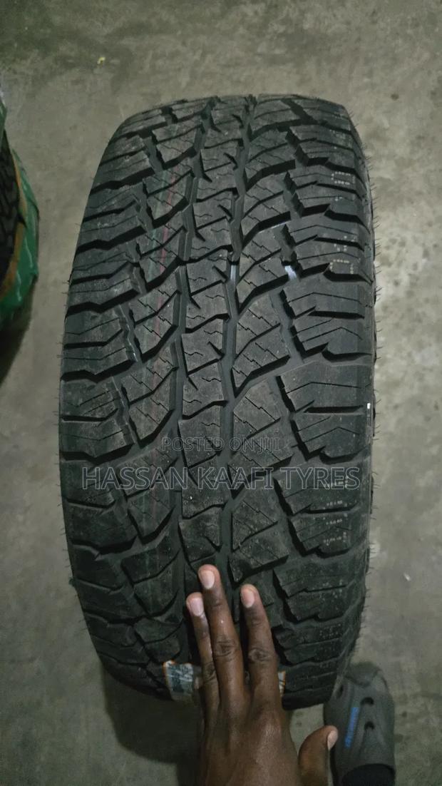 265/60r18 Centra At - thumbnail 2