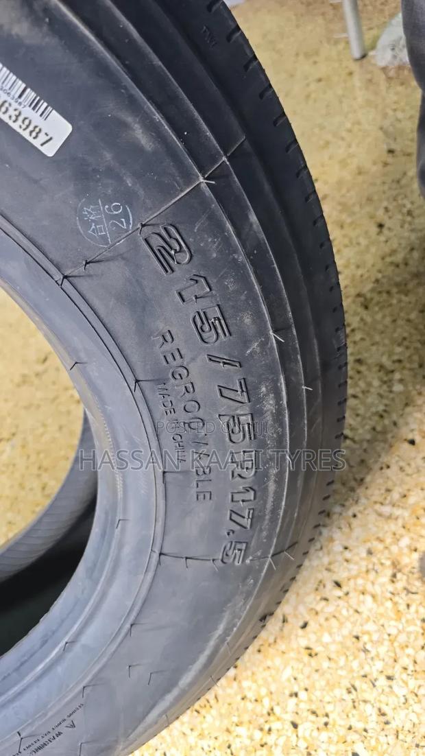 215/75r17.5 Sportrak - thumbnail 3
