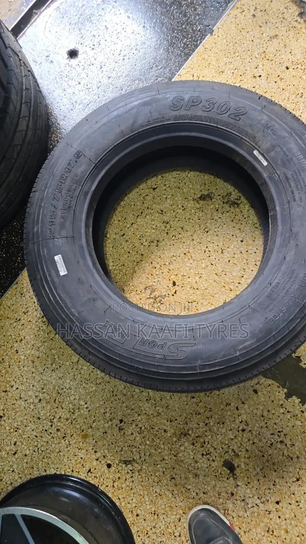 215/75r17.5 Sportrak - thumbnail 4