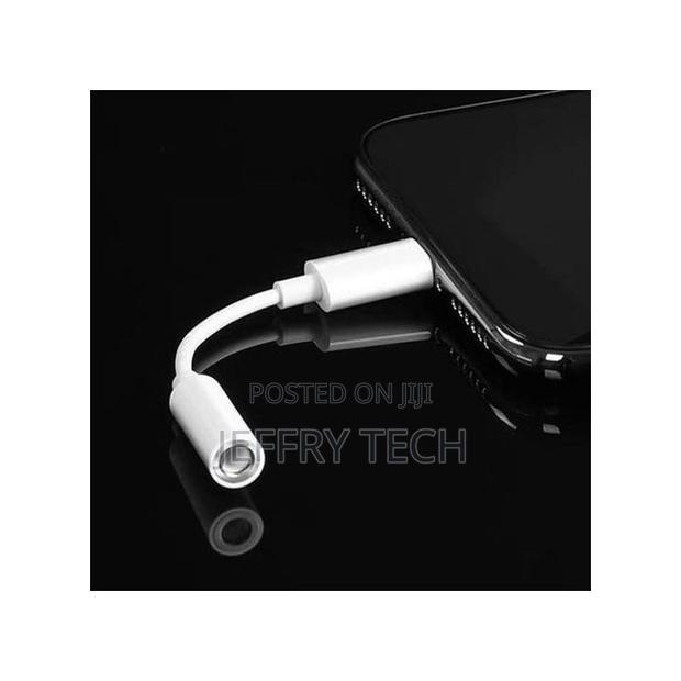 Headphone Adapter a Lightning to 3.5mm Headphone Jack Adapte - thumbnail 2