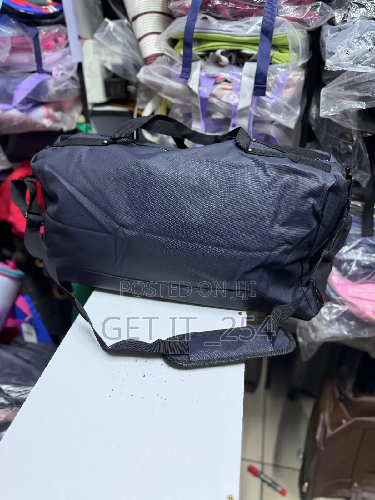 Unisex Gym/Duffle Bag/Travel Bags
Has A Wet Clothes Compartm