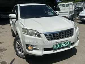 Toyota Vanguard 2015 White