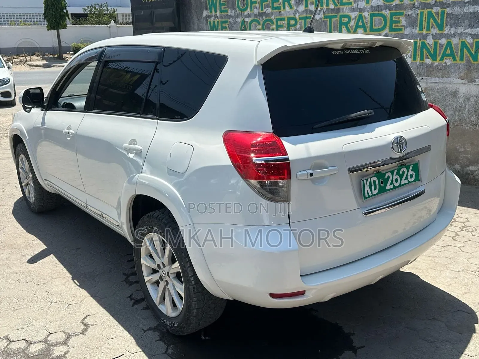 Toyota Vanguard 2015 White