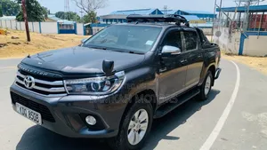 Toyota Hilux 2017 Gray