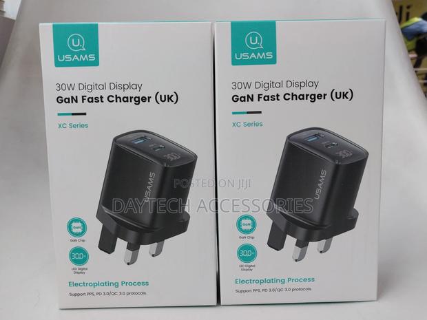 Usams 30w Usb+Usb-C Dual Port Gan Digital Display Charger