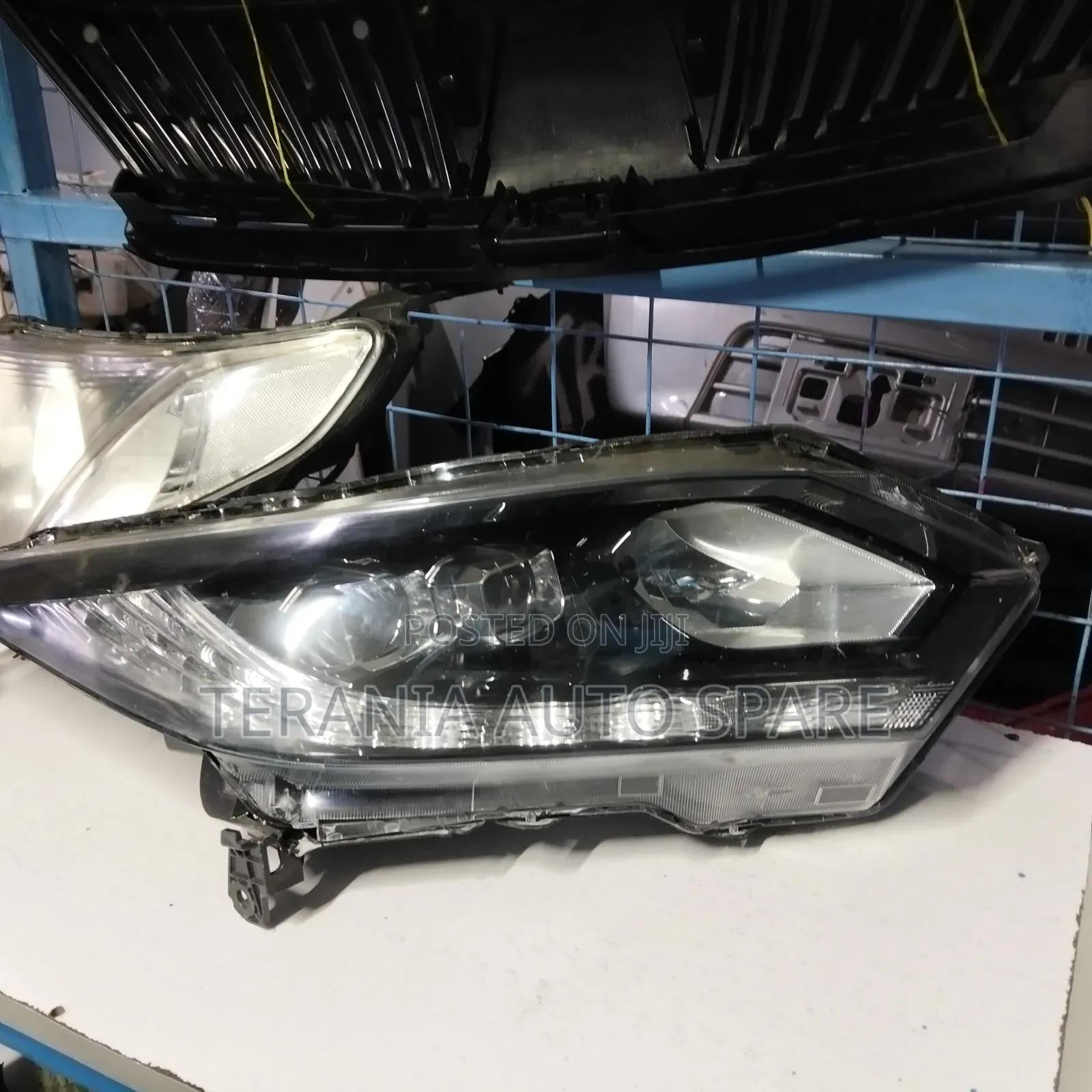 Honda Vezel Headlight