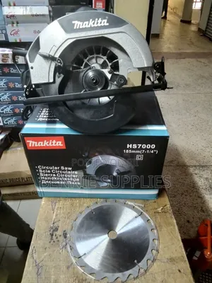 Powerful Makita Circular Saw / Cross Cutter Circular Saw