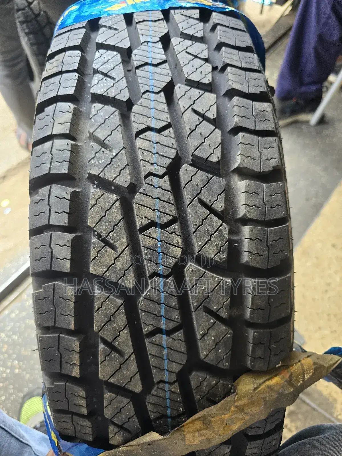 Winda Boto 235/70r16 At