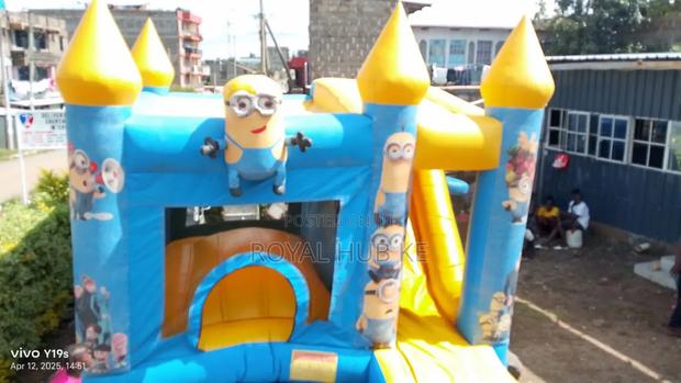 Minions Themed Bouncing Castles - thumbnail 2
