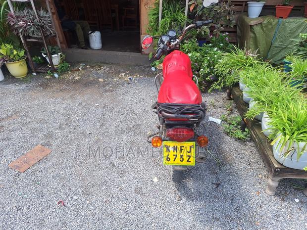 Bajaj Boxer 100 2025 Red - thumbnail 3